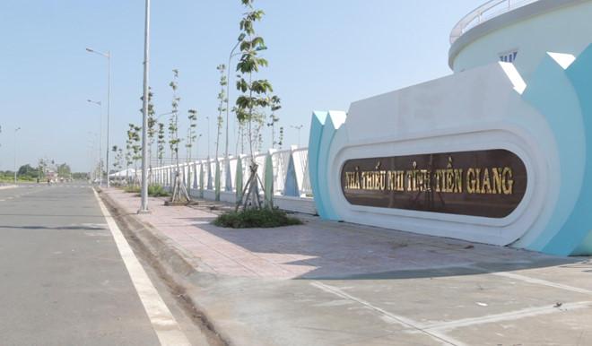 Tiếng nẹt pô lớn trong đêm chiếc Mercedes lao xuống rạch-1