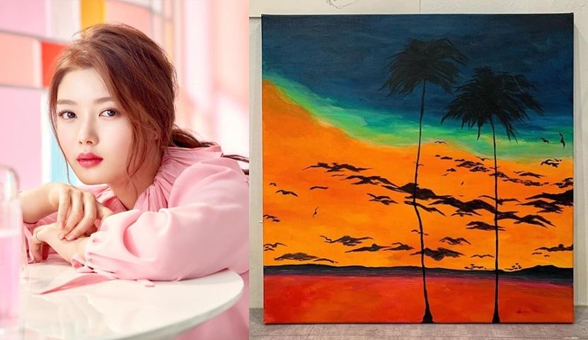 Mới đây, Kim Yoo Jung chia sẻ bức ảnh tự tay vẽ lên mạng xã hội với dòng trạng thái: "Mặc dù lúc đó tôi không hài lòng lắm nhưng sau một thời gian nhìn lại thấy nó thật đẹp".