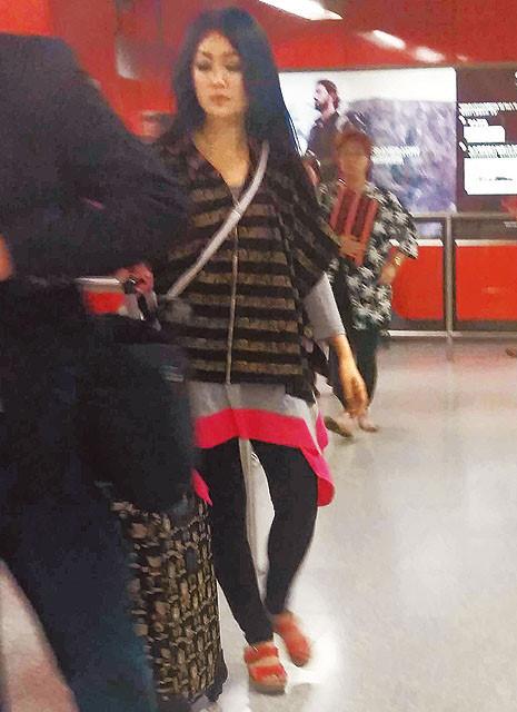 Chúc Anh Đài Lương Tiểu Băng: Hôn nhân viên mãn bên chồng bất tài, không tránh khỏi xuống sắc ở tuổi 50 vì lý do xót xa-12