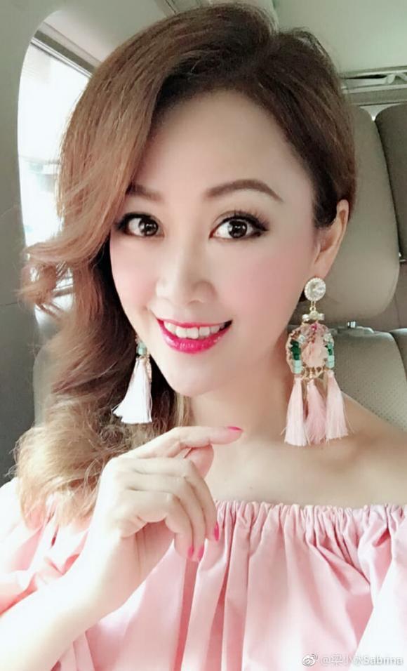 Chúc Anh Đài Lương Tiểu Băng: Hôn nhân viên mãn bên chồng bất tài, không tránh khỏi xuống sắc ở tuổi 50 vì lý do xót xa-13