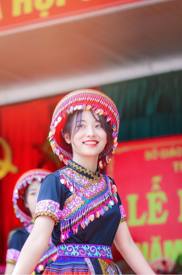 Dàn nữ sinh bất ngờ nổi tiếng sau các bức ảnh lạc trôi trên mạng-3