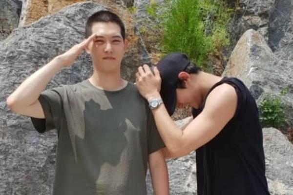 Lay (EXO) gây ấn tượng với cách sử dụng số tiền bồi thường thắng kiện từ anti fan-4