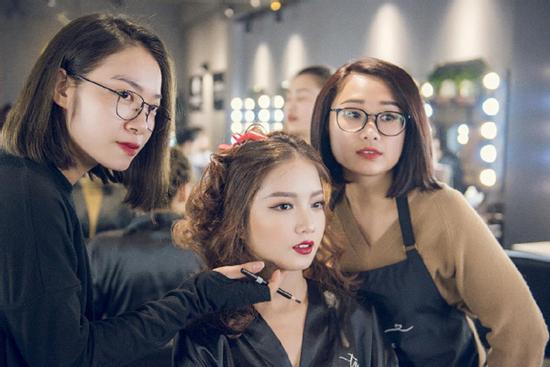 Makeup Artist Tâm Tâm liều lĩnh để thành công