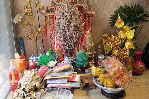 Lau dọn bàn thờ ngày Rằm: Dùng nước lã là sai, đây mới là loại nước chuẩn nhất để tổ tiên ưng lòng-3