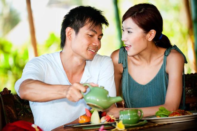 Hoang mang khi bạn gái thân bỗng gửi thư bật mí quá khứ ăn chơi trác táng của vợ-1