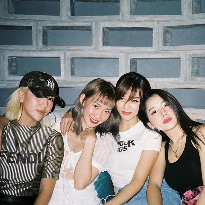 Bị SunHT dọa ma, Chi Pu đạp thẳng vào ngực bạn nhưng không ngờ chính mình bị lộ hàng-4