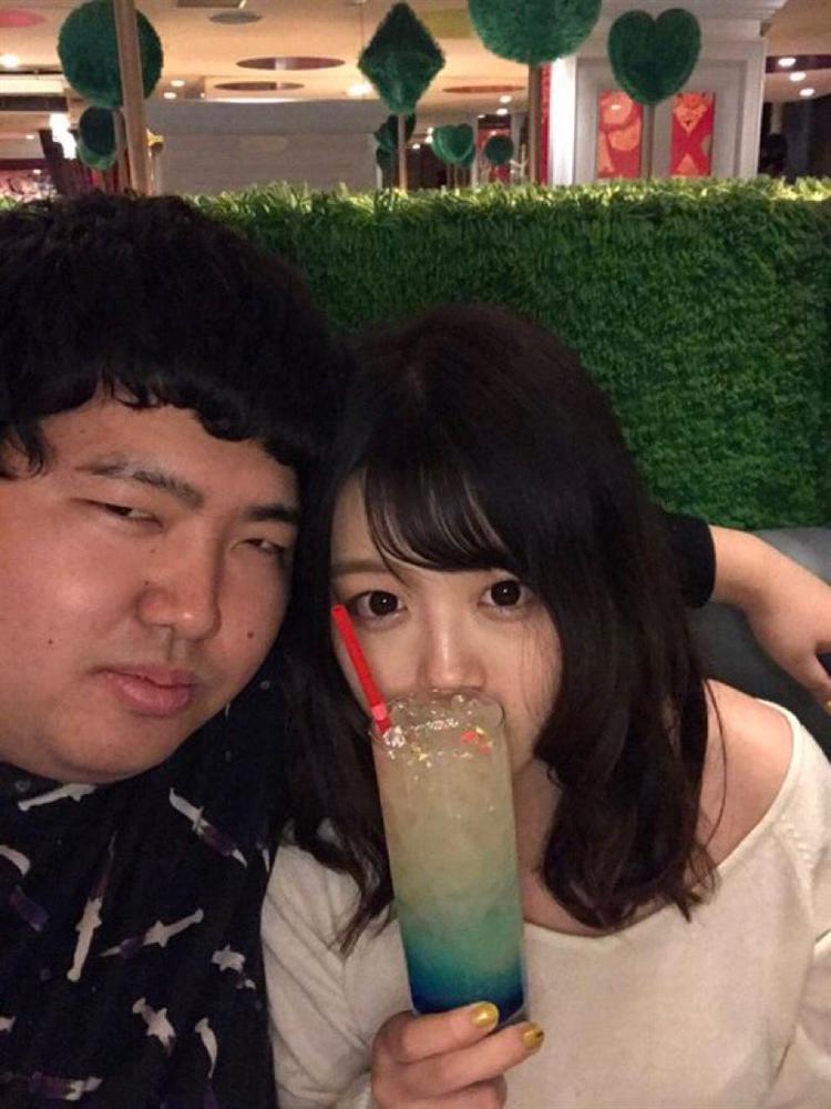 Vừa nghèo vừa xấu, anh chàng nặng 120kg lại quen toàn bạn gái xinh đẹp làm xôn xao dân mạng-2