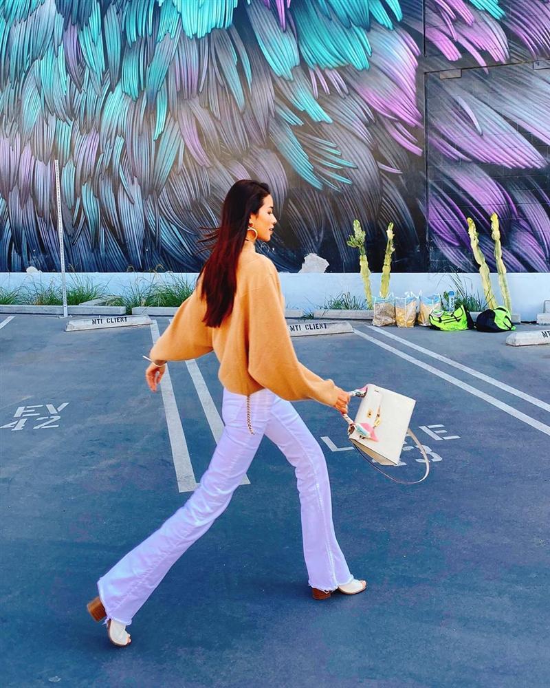 Bản tin Hoa hậu Hoàn vũ 4/10: Phạm Hương mix đồ đơn giản như đan rổ vẫn đứng nhất thời trang-1