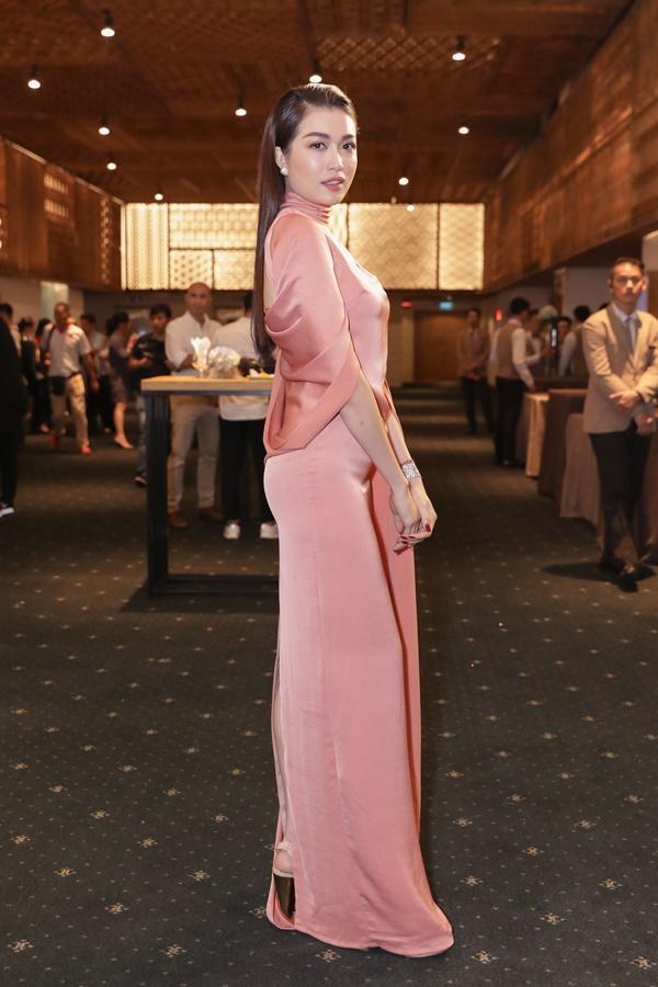 Hương Giang - Thanh Hằng - Vũ Thu Phương xúng xính váy áo, khoe sắc bất phân thắng bại tại sự kiện-5