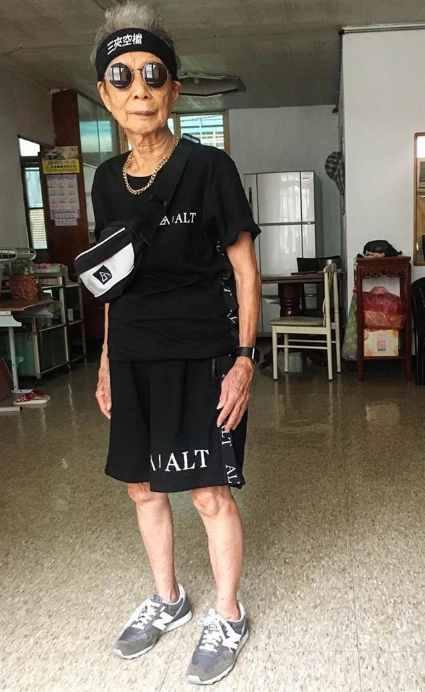 Cụ bà 91 tuổi mặc đồ chất như giới trẻ, có 100.000 fan trên mạng-3