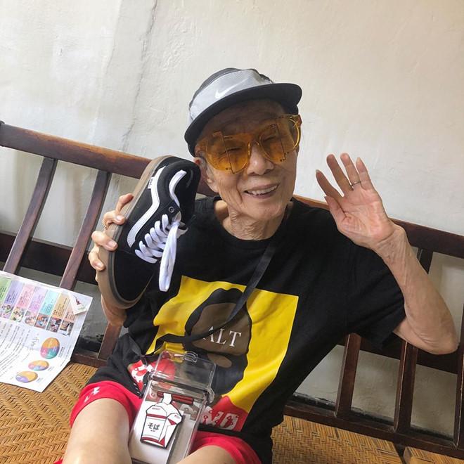 Cụ bà 91 tuổi mặc đồ chất như giới trẻ, có 100.000 fan trên mạng-4