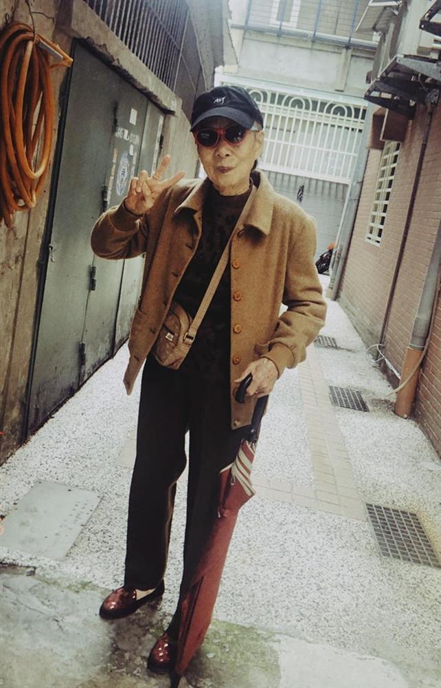 Cụ bà 91 tuổi mặc đồ chất như giới trẻ, có 100.000 fan trên mạng-5