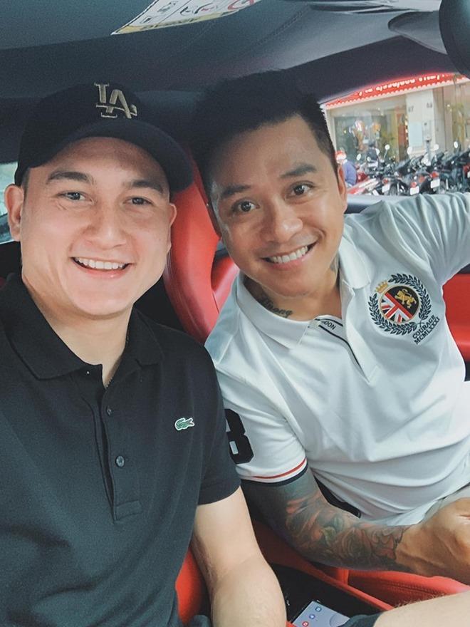 Đặng Văn Lâm sướng rơn khi được ngồi siêu xe 16 tỷ của Tuấn Hưng vì lý do đặc biệt-1