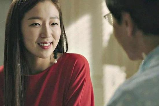 Tận mắt trông thấy vợ vào nhà nghỉ với bồ, tôi quỳ xuống xin em tha thứ