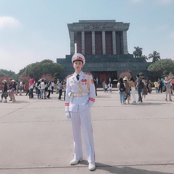 9X mặc đồ cảnh vệ bất ngờ được chú ý trên mạng-1