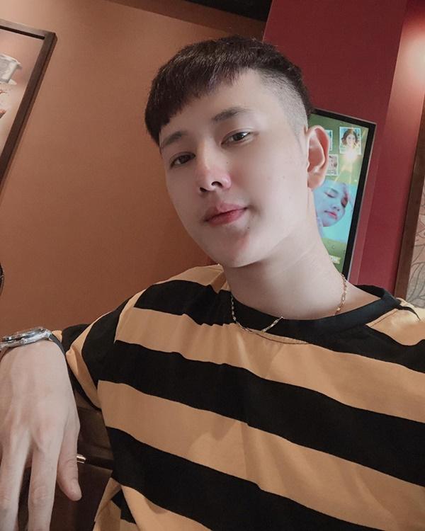 9X mặc đồ cảnh vệ bất ngờ được chú ý trên mạng-7