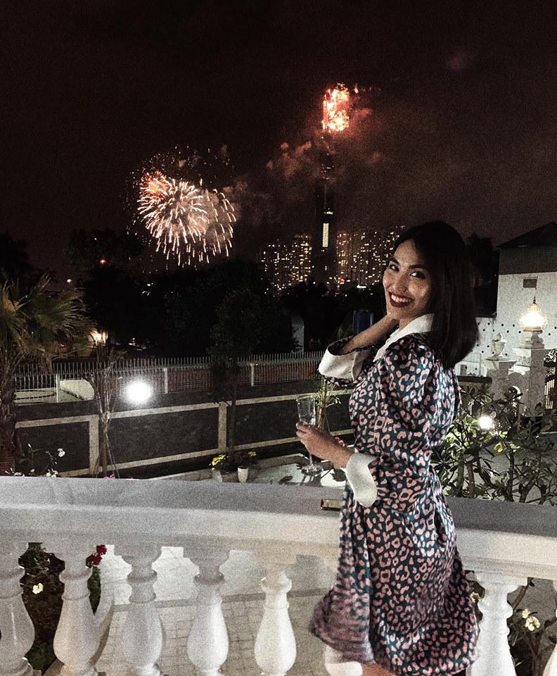 Lan Khuê tổ chức tiệc chiêu đãi, ai chứng kiến cũng phải trầm trồ: Nhà gì mà như lâu đài-7