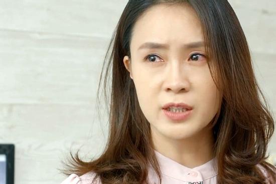 Hồng Diễm nói về kết phim 'Hoa hồng trên ngực trái', Khuê sẽ về với Thái?