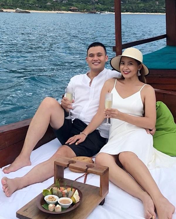 Beauty blogger Linh Trương bất ngờ thử váy cưới, tiết lộ sắp lấy chồng-4