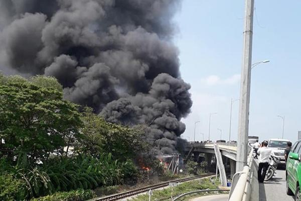 Lái xe Lexus chặn xe cứu hỏa ở Nghệ An giải thích lý do-2