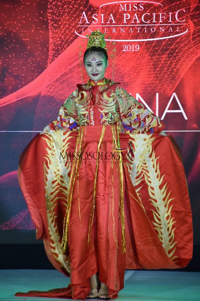 Quốc phục của Thu Hiền bị chê không liên quan, trắng tay tại Hoa hậu Châu Á Thái Bình Dương 2019-10