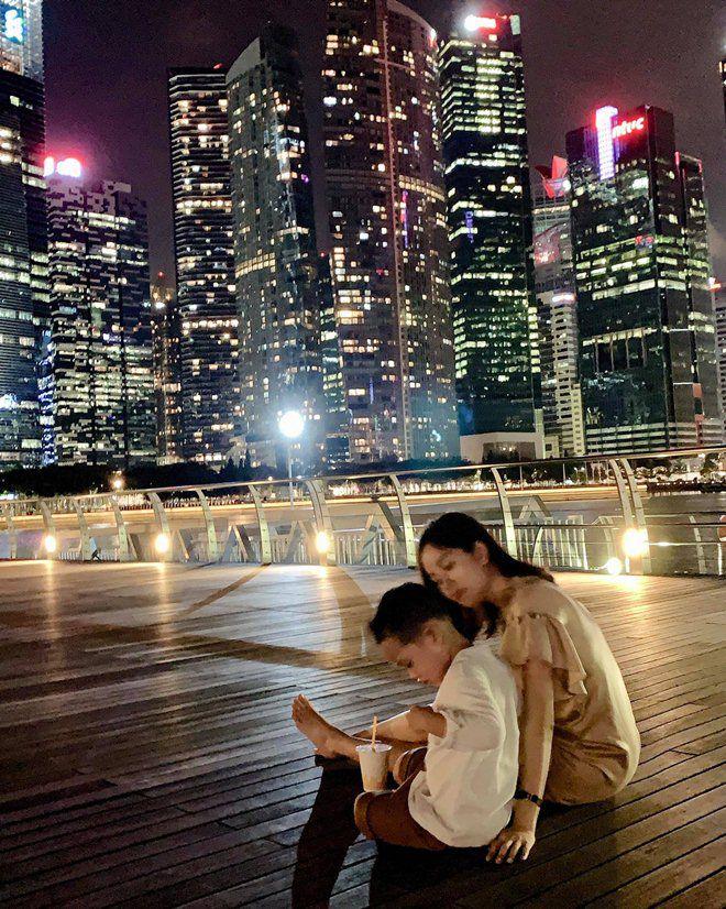 Thả vài hình ảnh ở Singapore, Ly Kute khiến ai cũng say mê trước ngoại hình chuẩn soái ca của Khoai Tây-4