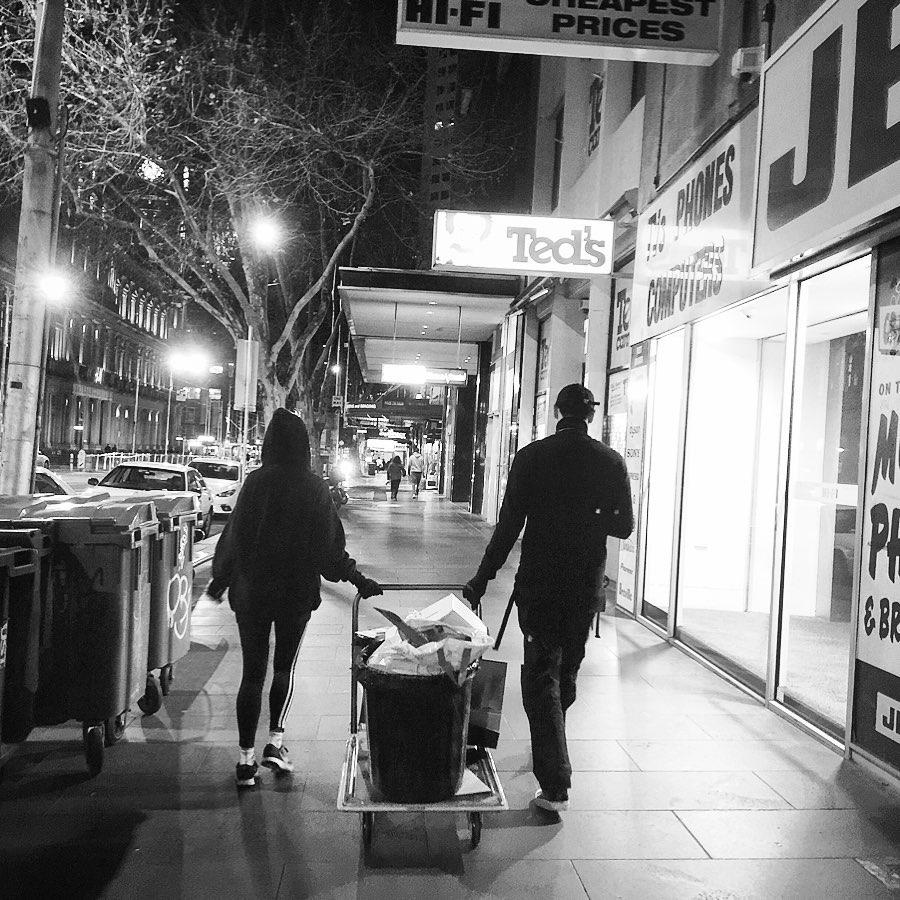 Rocker Nguyễn chính thức công khai bạn gái sau tin đồn hẹn hò Á hậu Hoàng Thùy-1