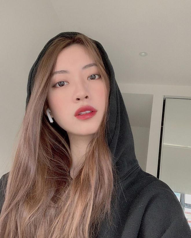 Nhan sắc nóng bỏng của bạn gái Rocker Nguyễn-1