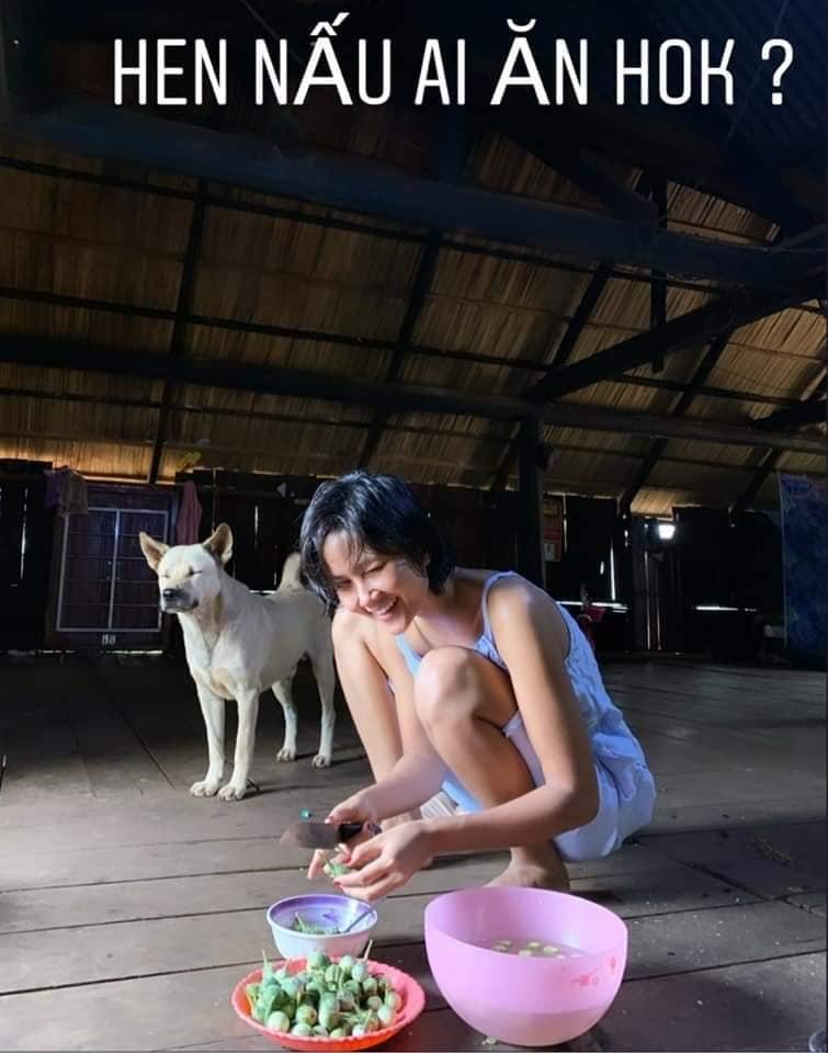 Hái rau - gặt lúa - bắt cua đồng, HHen Niê được phong hoa hậu có một không hai trên quả đất-10