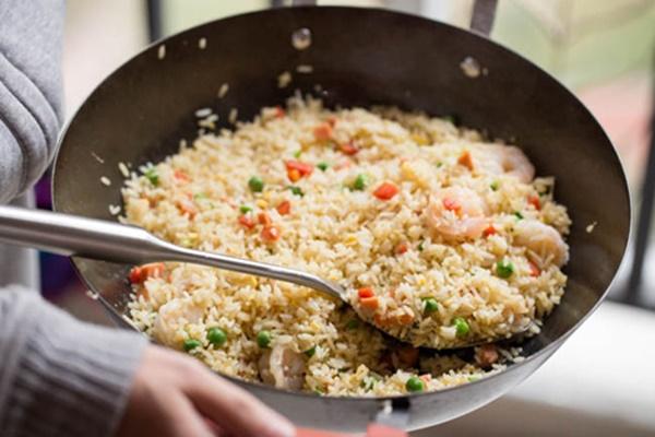 Tôm hấp gừng tỏi dễ làm cho bữa ăn cuối tuần-1