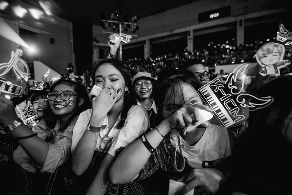 Jack khóc khi hàng nghìn fan hát theo từng ca khúc-8