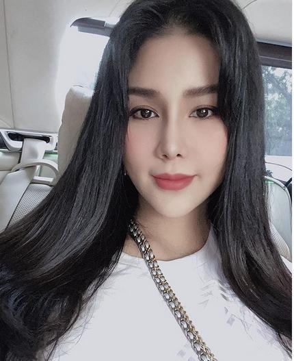 Diệp Lâm Anh tự nhủ: "Định mệnh đưa bạn vào những hoàn cảnh mà bạn khó lòng lựa chọn khác đi được. Tuy vậy, mọi thứ chỉ là thử thách! Đã là thử thách thì phải vượt qua".