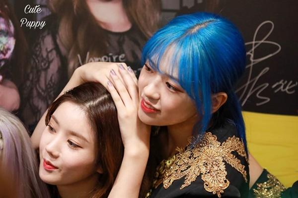 Nữ thần tượng 16 tuổi cao 1,7 m, có má lúm đồng tiền được yêu thích-1