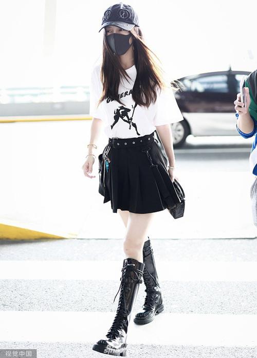 Giữa lùm xùm bị Lưu Thi Thi cướp trợ lý, Angelababy xuất hiện kín mít khác lạ-4