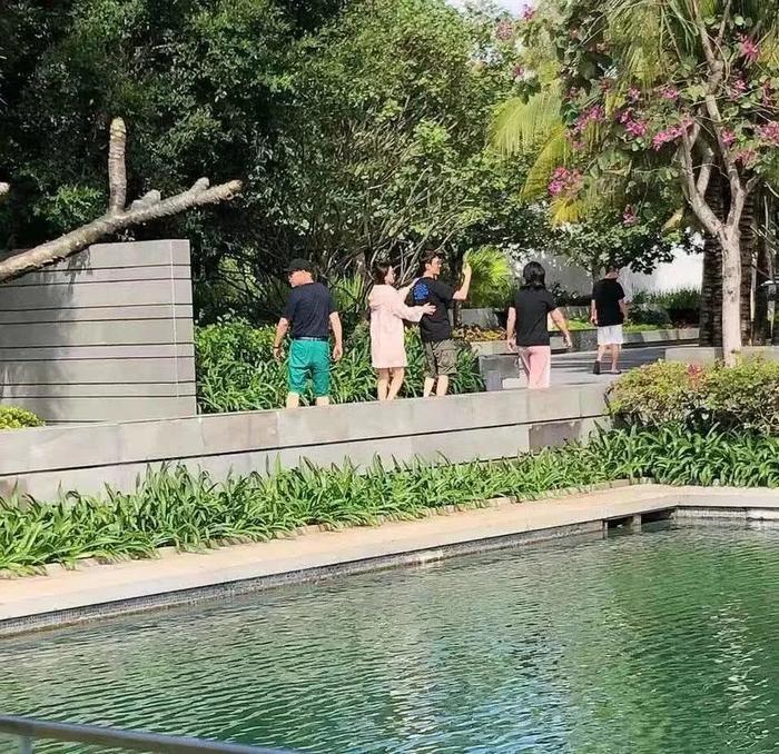 Bỏ bê không đến phim trường thăm vợ, Phùng Thiệu Phong và Triệu Lệ Dĩnh rơi vào thời kỳ chiến tranh lạnh?-2