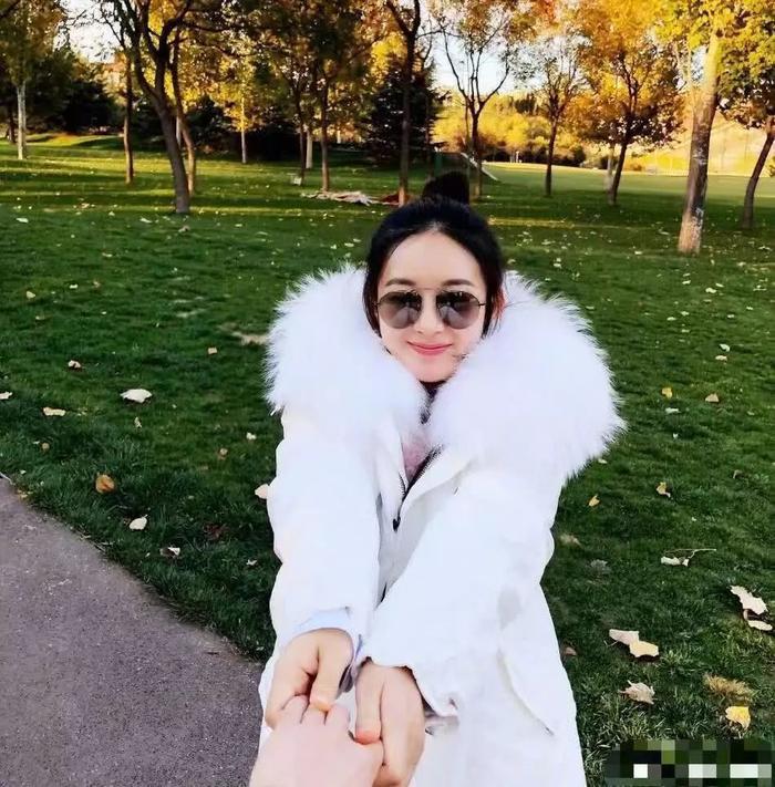 Bỏ bê không đến phim trường thăm vợ, Phùng Thiệu Phong và Triệu Lệ Dĩnh rơi vào thời kỳ chiến tranh lạnh?-8