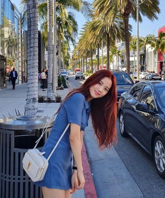 Trước tin đồn bị hắt hủi, Jisoo thường mặc đồ kém nổi bật nhất nhóm-6