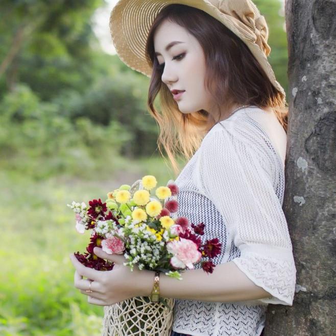 Nữ sinh ngành Luật bất ngờ nổi trên mạng khi vào vai chủ tọa-8