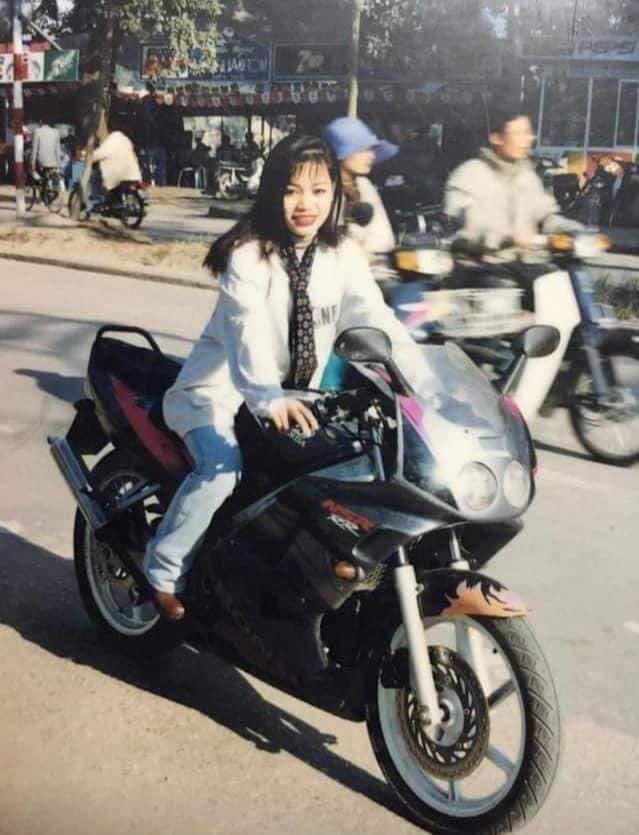 Dân tình choáng váng với loạt ảnh miêu tả cuộc sống của dân chơi chính hiệu thập niên 90-1