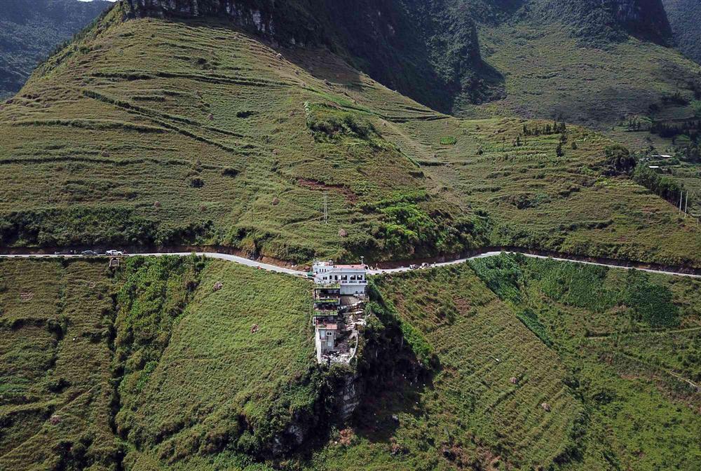 Bà chủ công trình trên đèo Mã Pí Lèng: Tôi không tự ý làm, không xây dựng vụng trộm-2