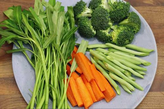 Sai lầm 'tai hại' nhiều người hay mắc khi luộc rau, vừa làm mất chất dinh dưỡng lại chẳng ngon chút nào