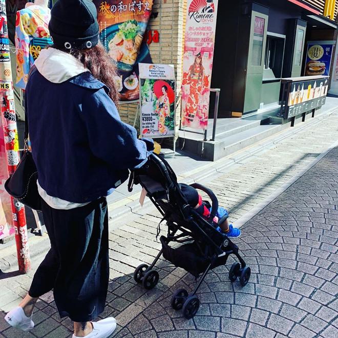 Trương Bá Chi khoe ảnh hiếm hoi của con trai thứ ba-1