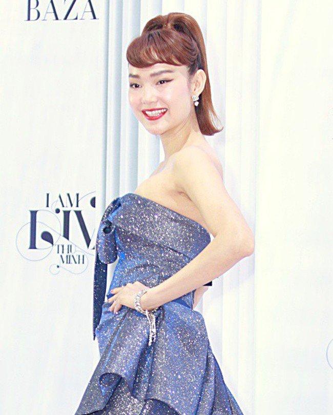 Điệu đà với tóc mái bằng, Nhã Phương nhận ngay cái kết đắng hệt Minh Hằng một thời-10