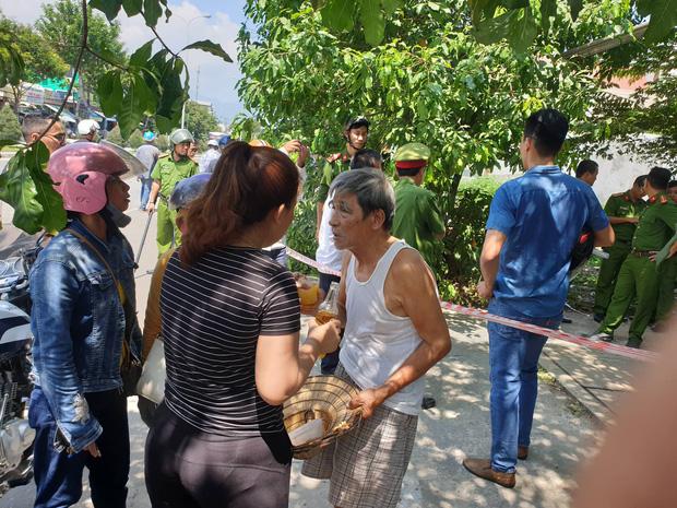 Vụ gã đàn ông quỵt tiền mua dâm, đâm 2 phụ nữ trọng thương: Chồng bàng hoàng thấy vợ gục trên vũng máu-1