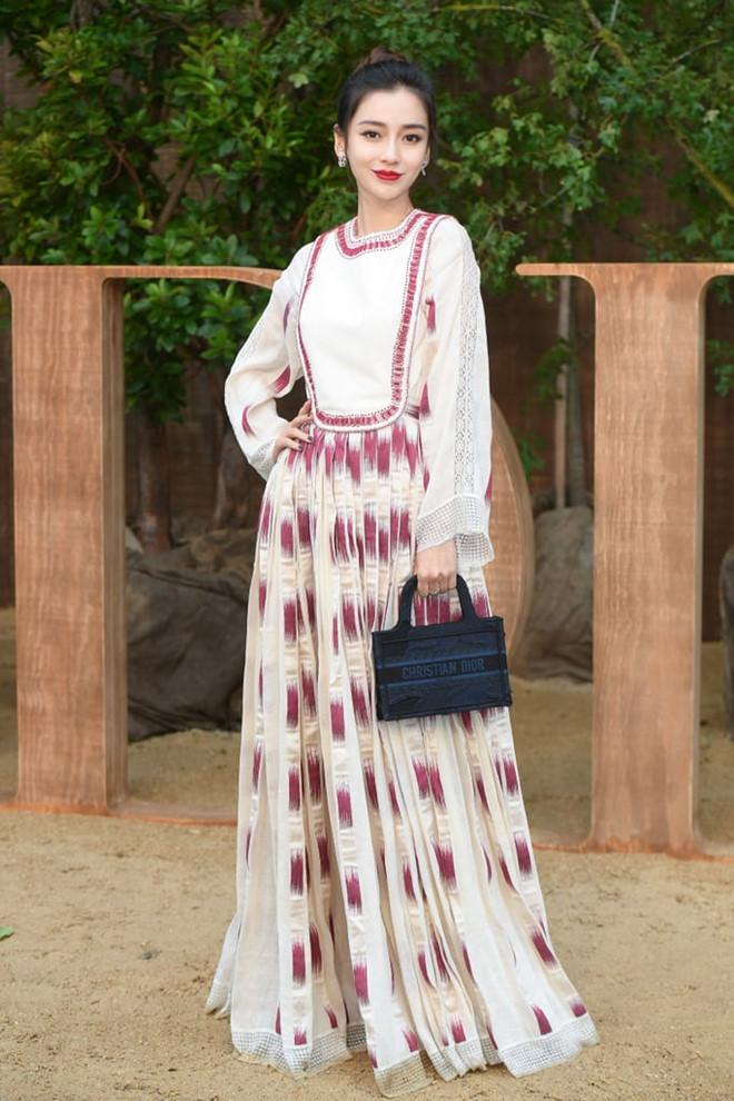 Địch Lệ Nhiệt Ba và dàn sao Hoa ngữ bị chê mặc xấu ở trời Tây-5