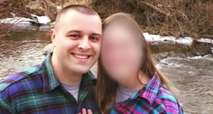 Chú rể sàm sỡ phù dâu ngay trước lễ cưới nhưng phản ứng của cô dâu mới đáng kinh ngạc-1