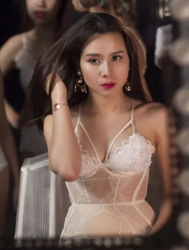 Nhan sắc Lưu Hương Giang thay đổi thế nào sau 15 năm vào showbiz?-6