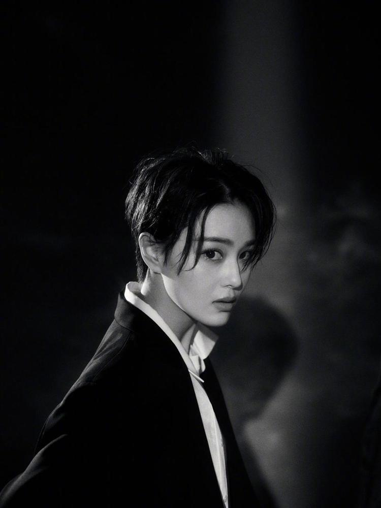 Lý Mạc Sầu Trương Hinh Dư cắt tóc ngắn, đẹp trai bất chấp mọi soái ca-5