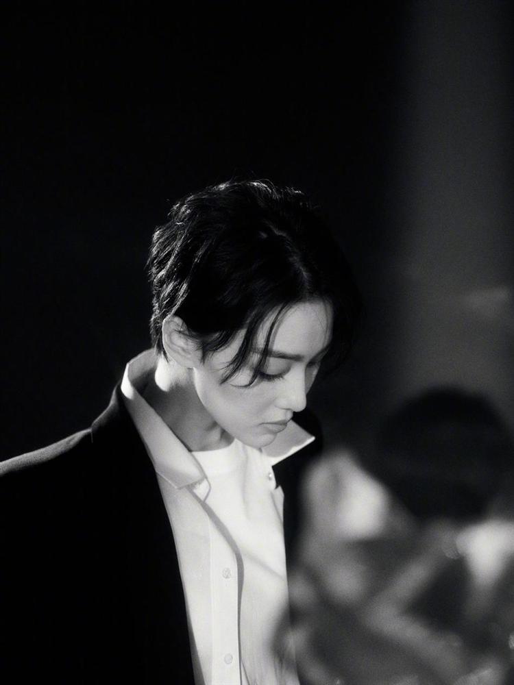 Lý Mạc Sầu Trương Hinh Dư cắt tóc ngắn, đẹp trai bất chấp mọi soái ca-6