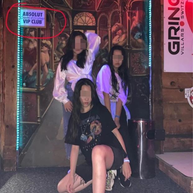 Con gái hở hàm ếch của Vương Phi phản pháo thông tin tụ tập club sinh hư dù mới 13 tuổi-3